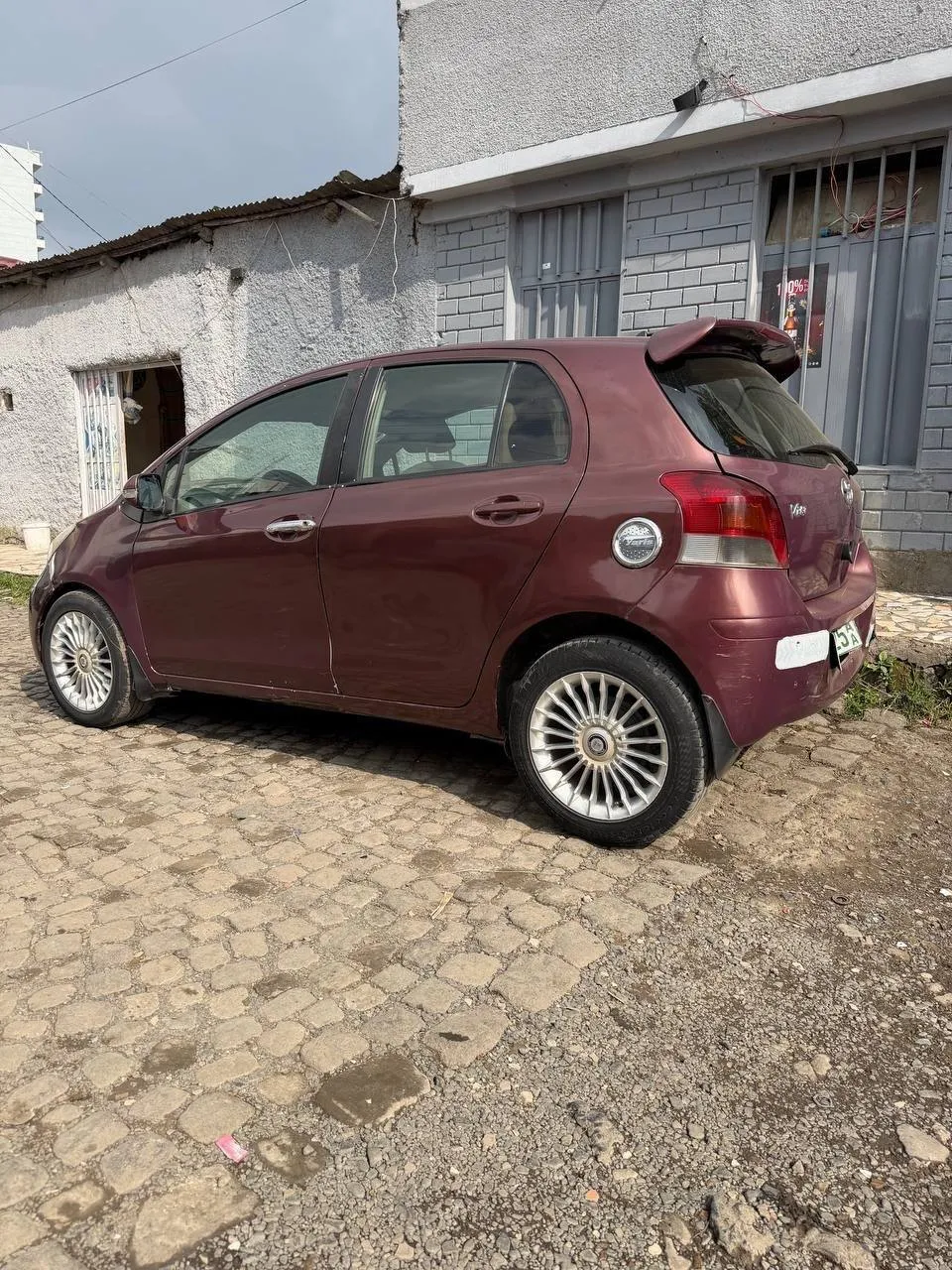 Toyota Yaris Compact 2010 Automatic – photo 4