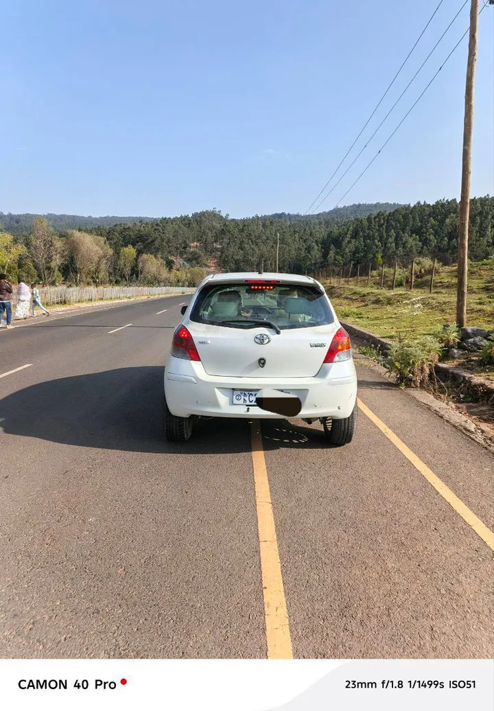 Toyota Yaris Compact 2008 – photo 3