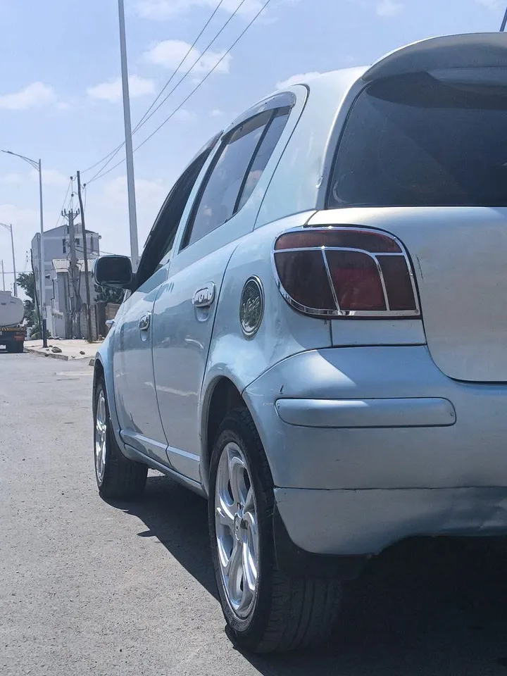 Toyota Vitz 2004 Automatic 1.3L – photo 3
