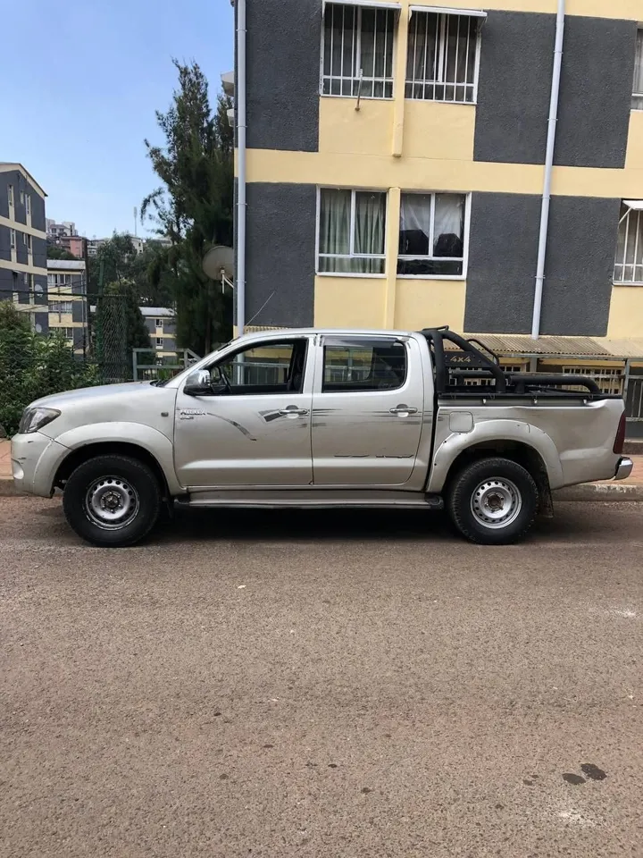 2009 Toyota Hilux Vigo Manual – photo 3