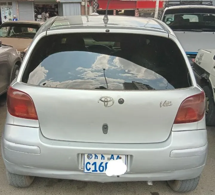 Toyota Vitz 2004 Automatic – photo 3