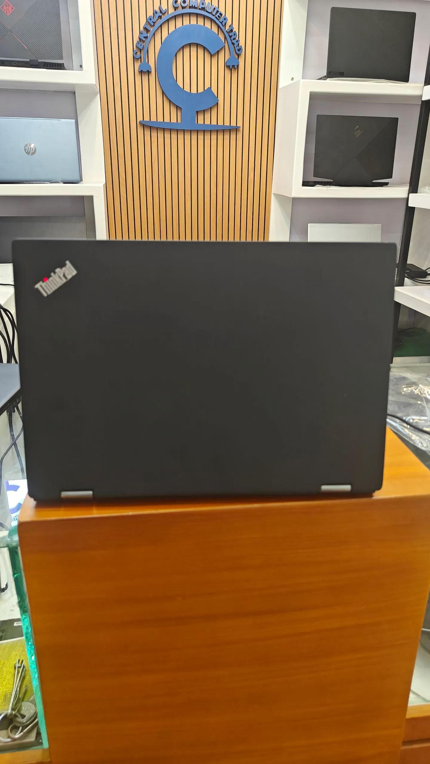 Lenovo ThinkPad L380 Yoga Laptop – photo 3