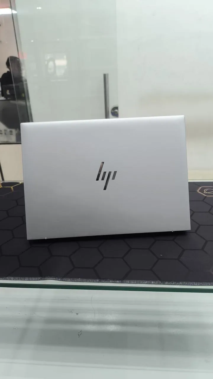 HP EliteBook 1040 G10 Laptop – photo 3