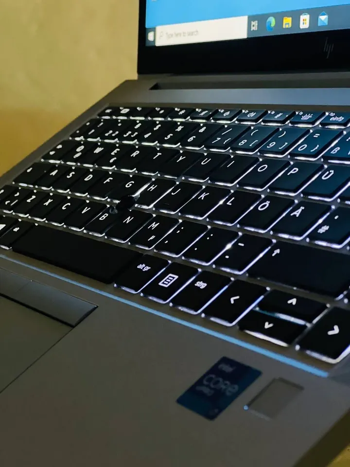HP EliteBook 840 G8 – photo 4