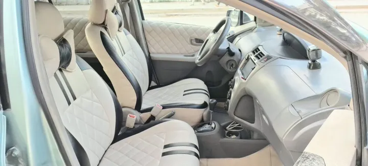 Toyota Yaris Compact 2007 – photo 3