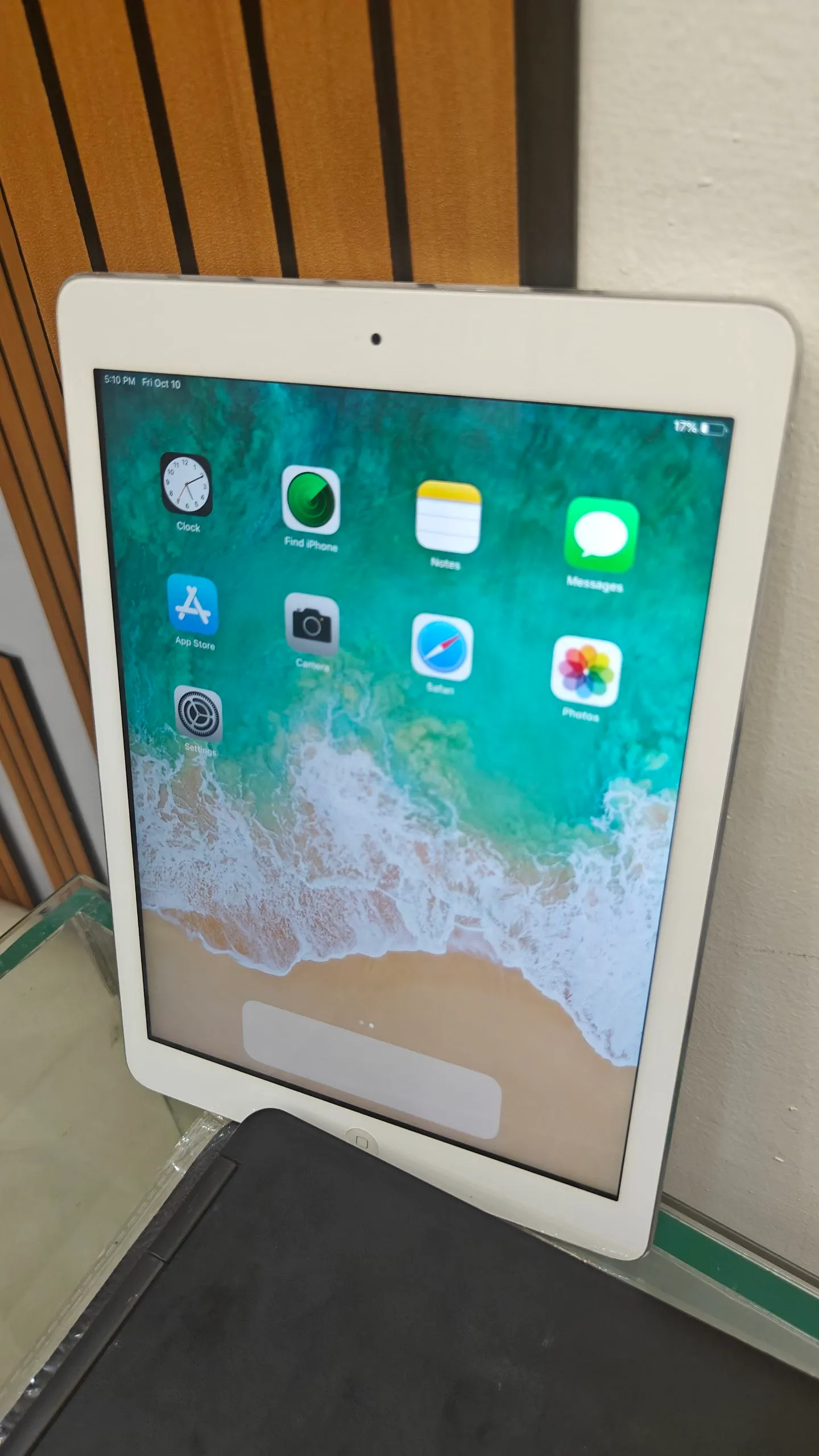 Apple iPad Air 32GB Tablet – photo 3