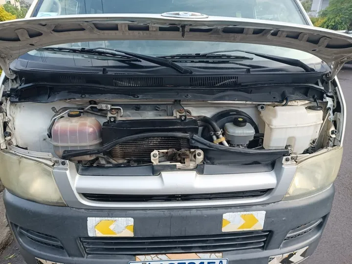 Toyota Hiace 2007 Manual Van – photo 6
