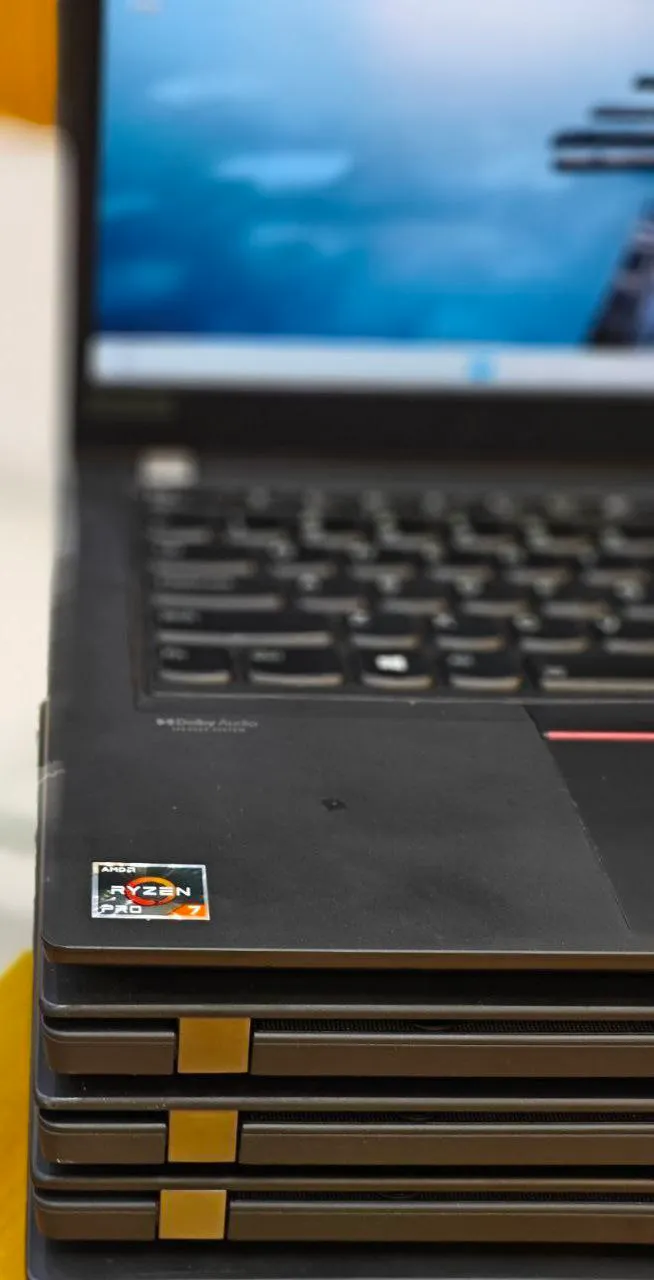 Lenovo ThinkPad P14s Workstation Laptop – photo 5
