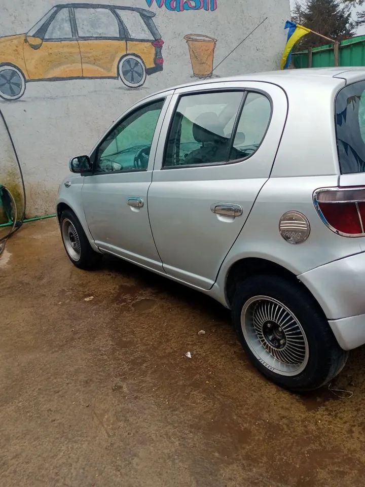 Toyota Vitz Yaris 2002 Manual – photo 3