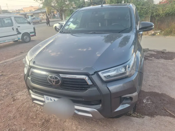 Toyota Hilux Invincible 2021 Diesel – photo 3