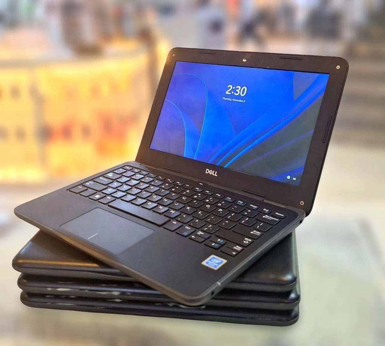 Dell Latitude 3190 Laptop – photo 3
