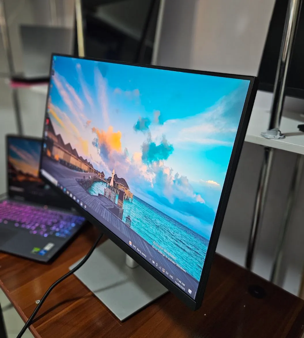 Dell 27 Inch 4K Frameless Monitor – photo 5