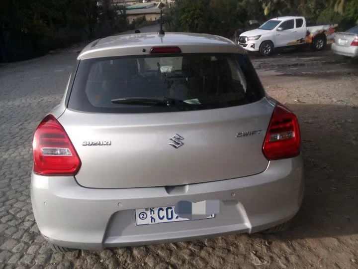 Suzuki Swift 2022 Automatic – photo 4