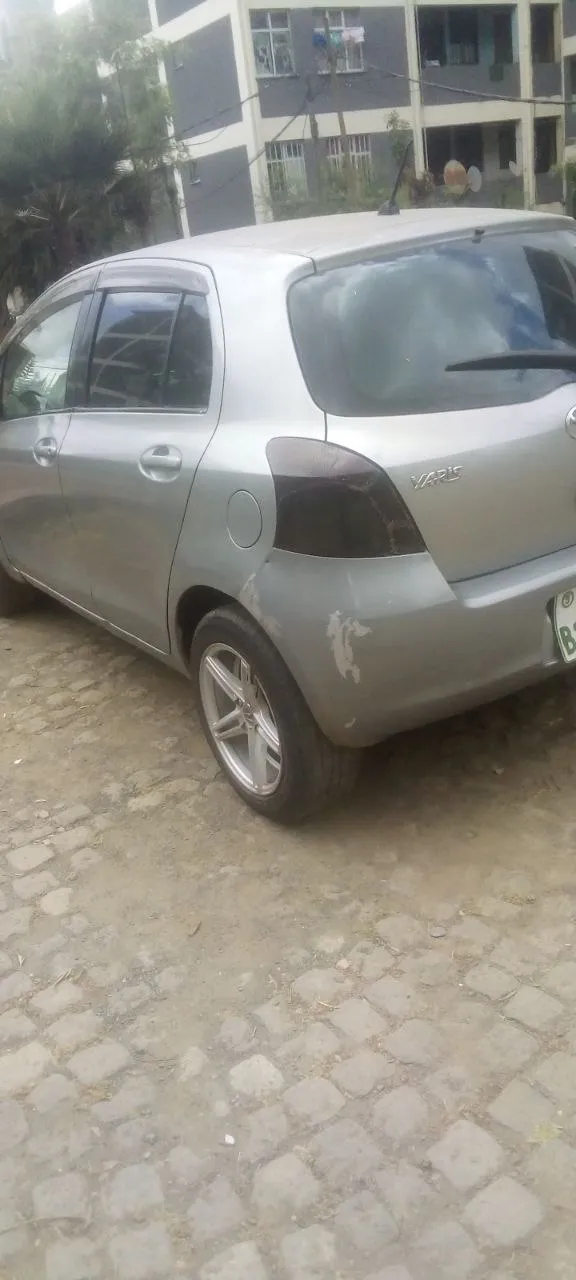 Toyota Yaris Vitz 2006 – photo 5