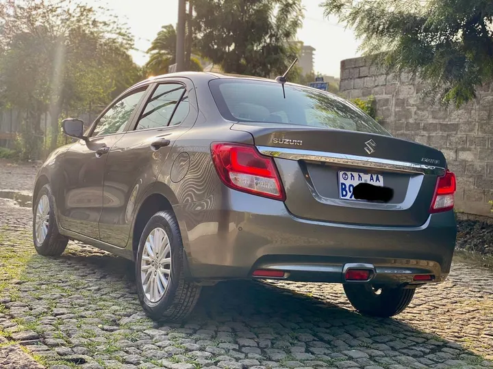 Suzuki Dzire 2021 Automatic – photo 5