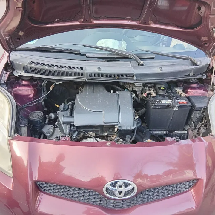 Toyota Yaris Compact 2010 – photo 9
