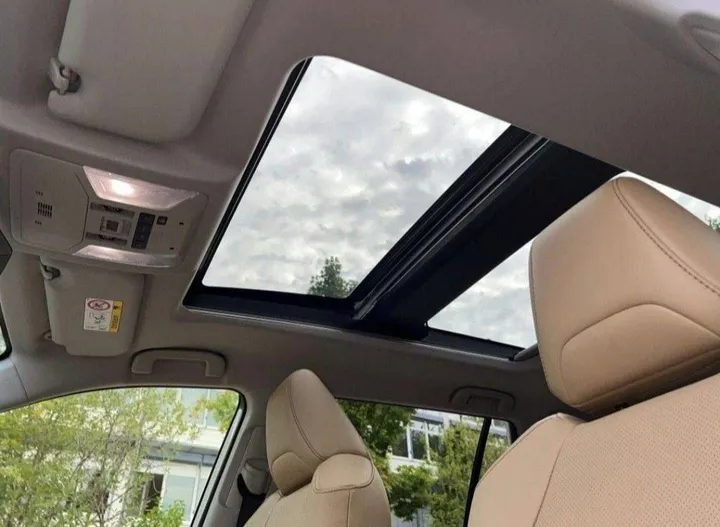 Toyota RAV4 2021 SUV – photo 4