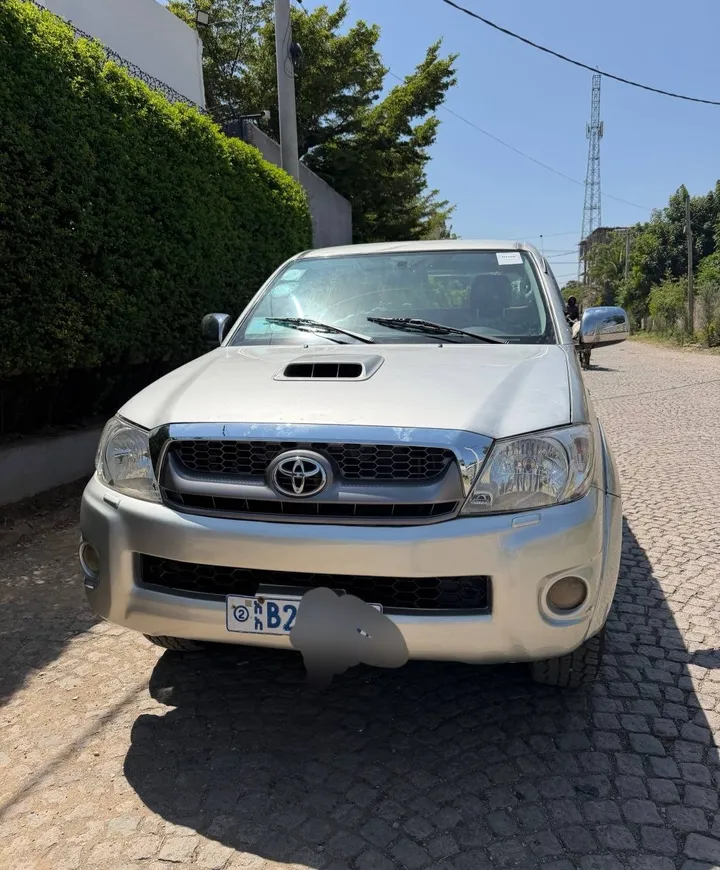 Toyota Vigo King Cab 2011 – photo 3