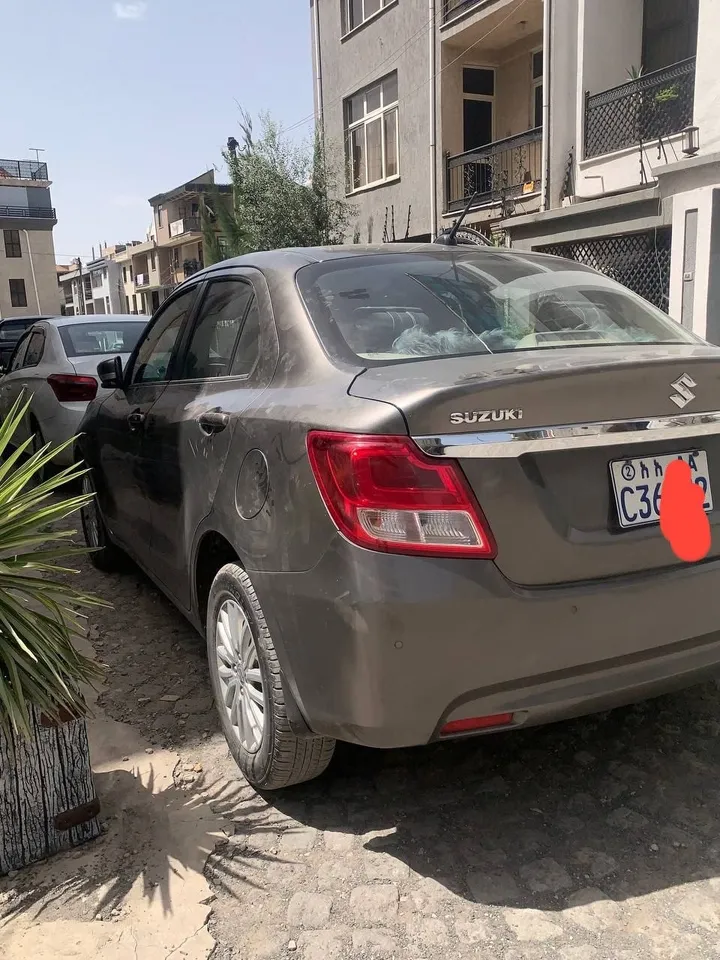 Suzuki Dzire 2022 Automatic – photo 3
