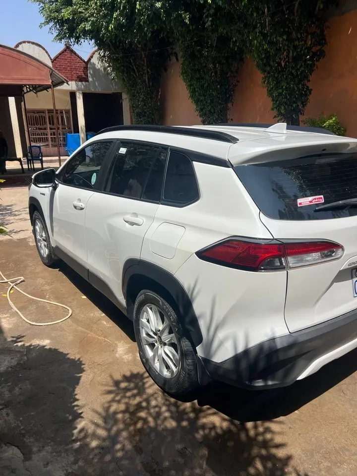 Toyota Corolla Cross Hybrid 2022 – photo 4