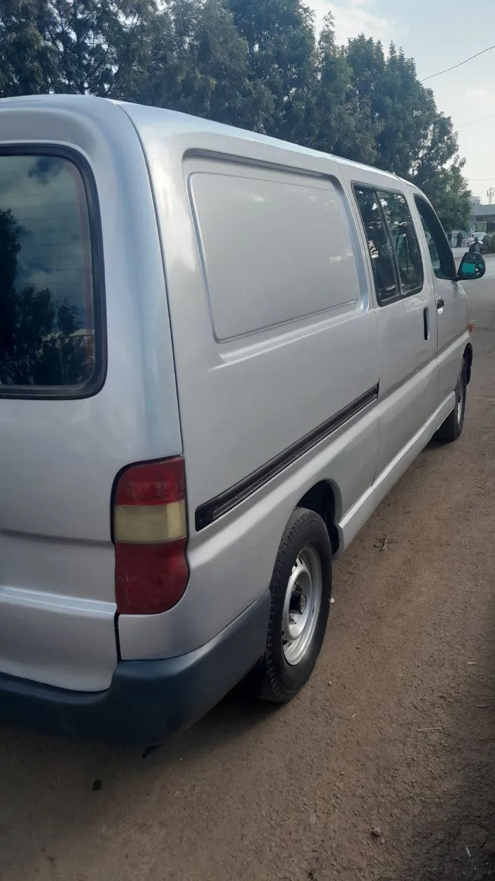 Toyota Dolphin 2L Half Van 1998 – photo 7