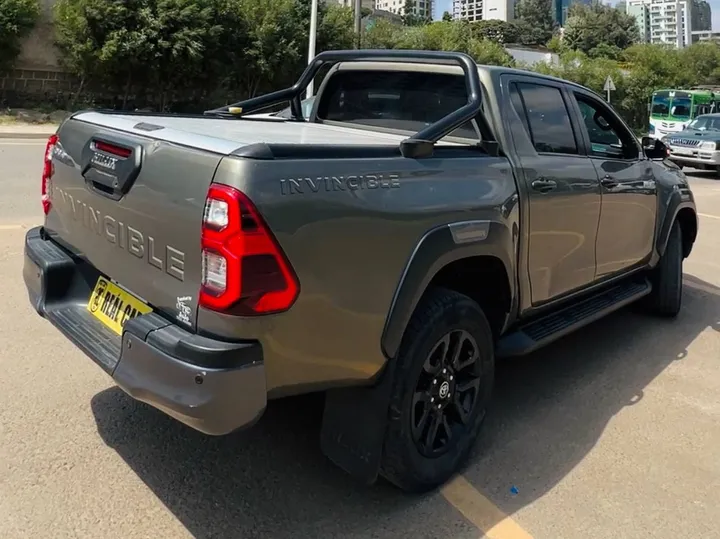 Toyota Hilux Invincible Double Cab – photo 6