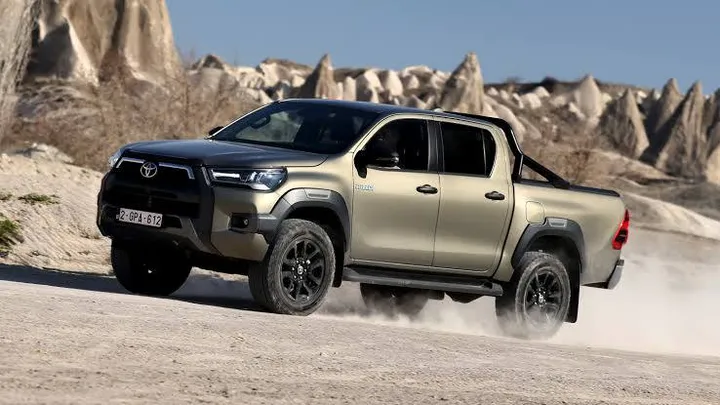 Toyota Hilux Invincible 2025 Hybrid – photo 4