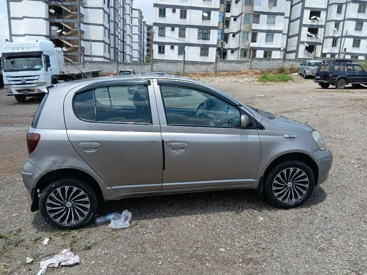 Toyota Vitz Yaris 2003 Manual – photo 3