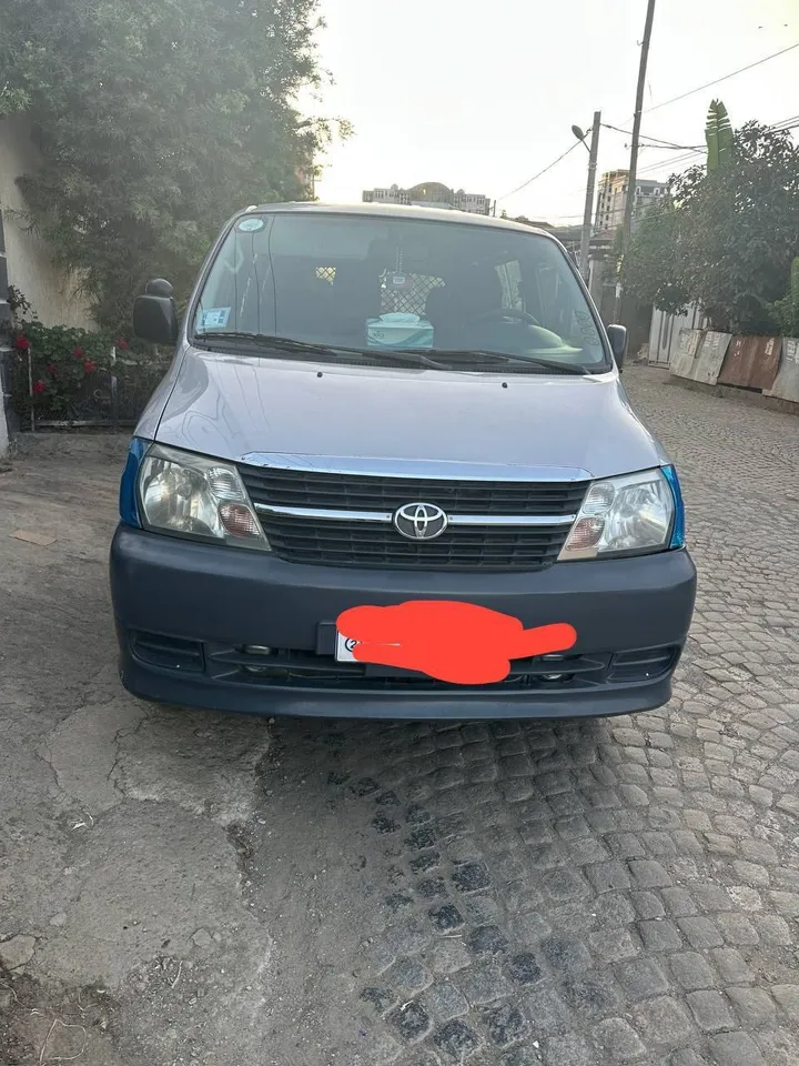 Toyota Hiace Grade 1 Van – photo 3