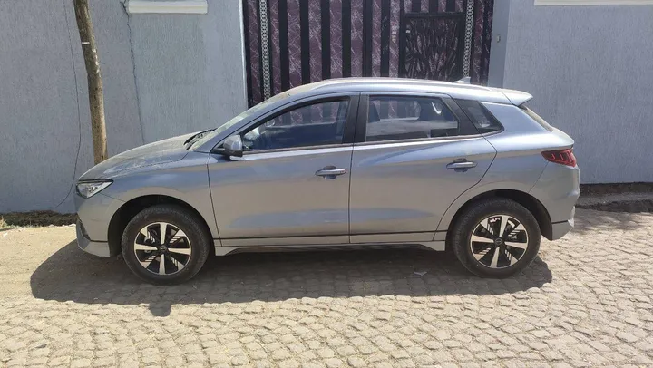BYD e2 2024 Flying Hatchback – photo 3