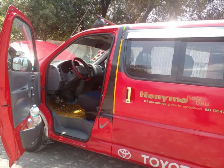 Toyota Dolphin 2001 Manual Van – photo 3