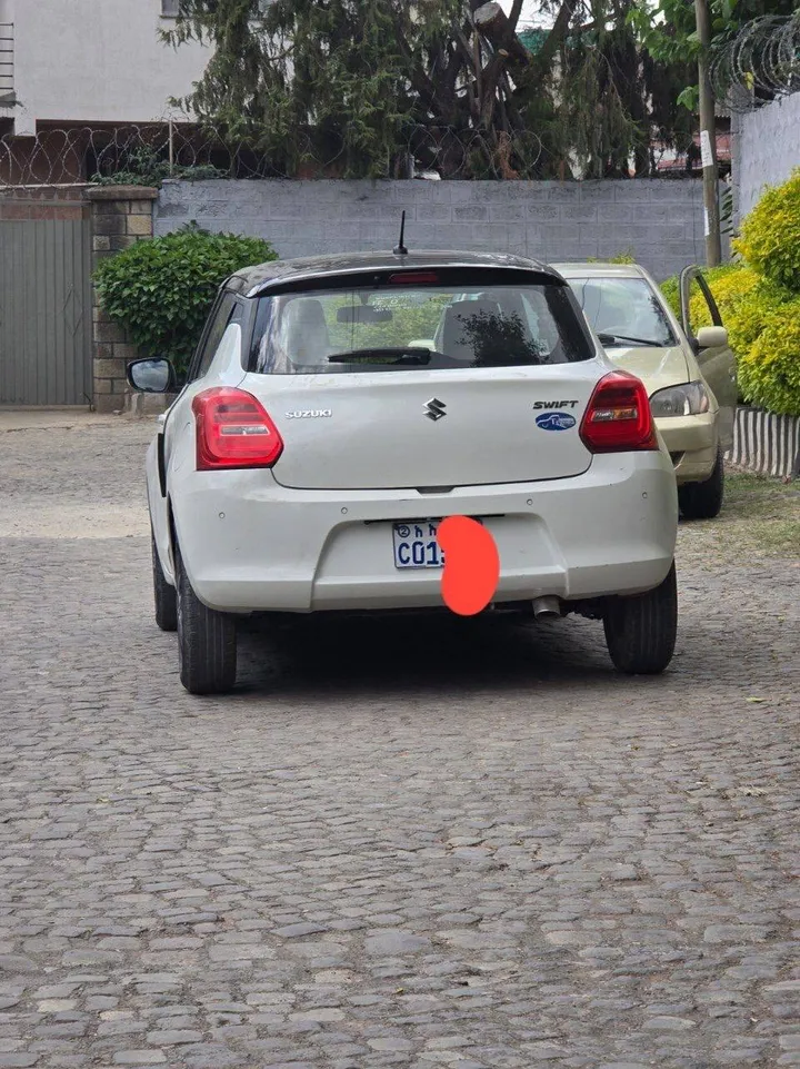 Suzuki Swift 2022 Full Option – photo 3