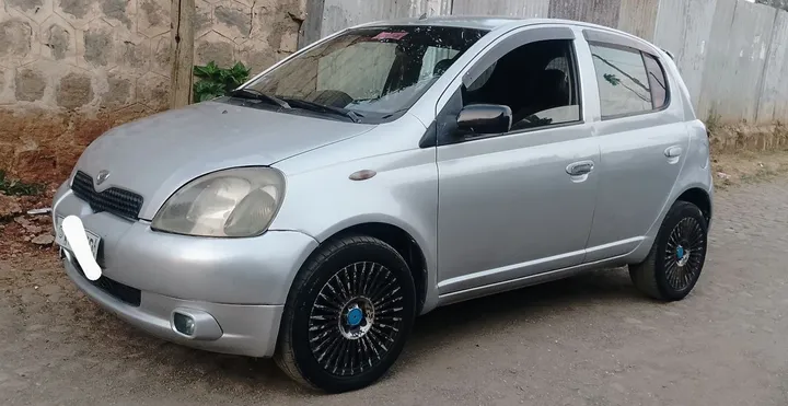 Toyota Vitz 2001 Automatic – photo 3