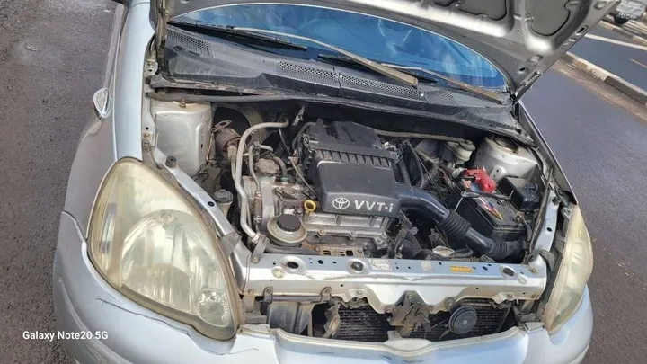 Toyota Vitz 2004 Hatchback – photo 5