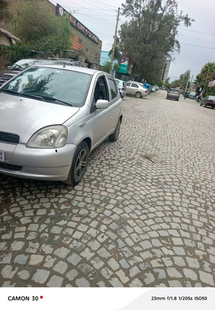 Toyota Vitz 2001 Automatic – photo 3