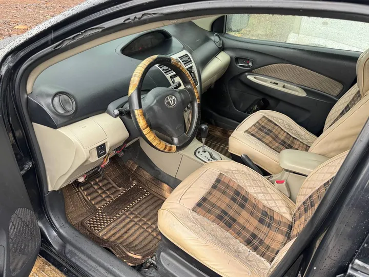 Toyota Yaris Sedan 2008 Automatic – photo 3