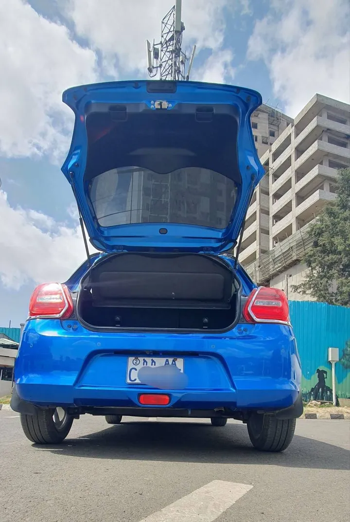 Suzuki Swift 2023 Automatic – photo 5