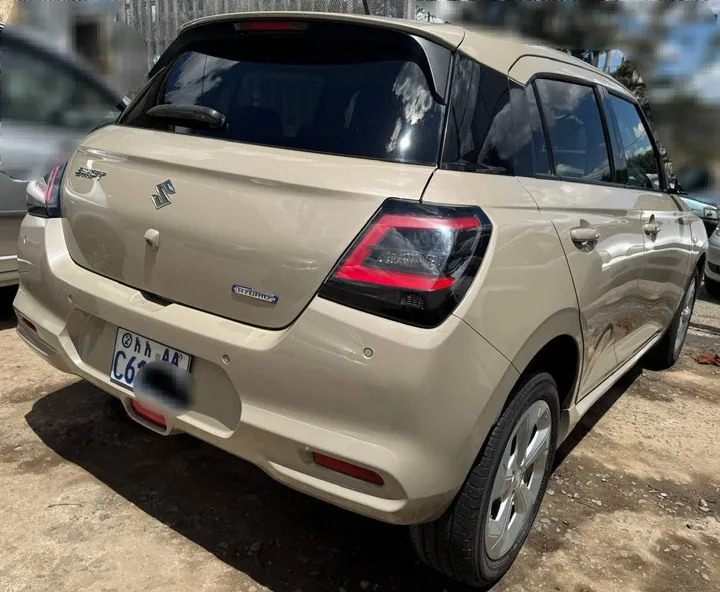 Suzuki Swift Hybrid 2024 – photo 4