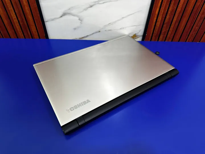 Toshiba Satellite C55-C i7 Laptop – photo 3