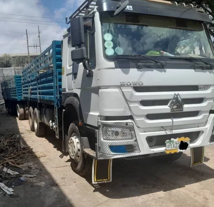 Sinotruk Howo Truck with Trailer – photo 3