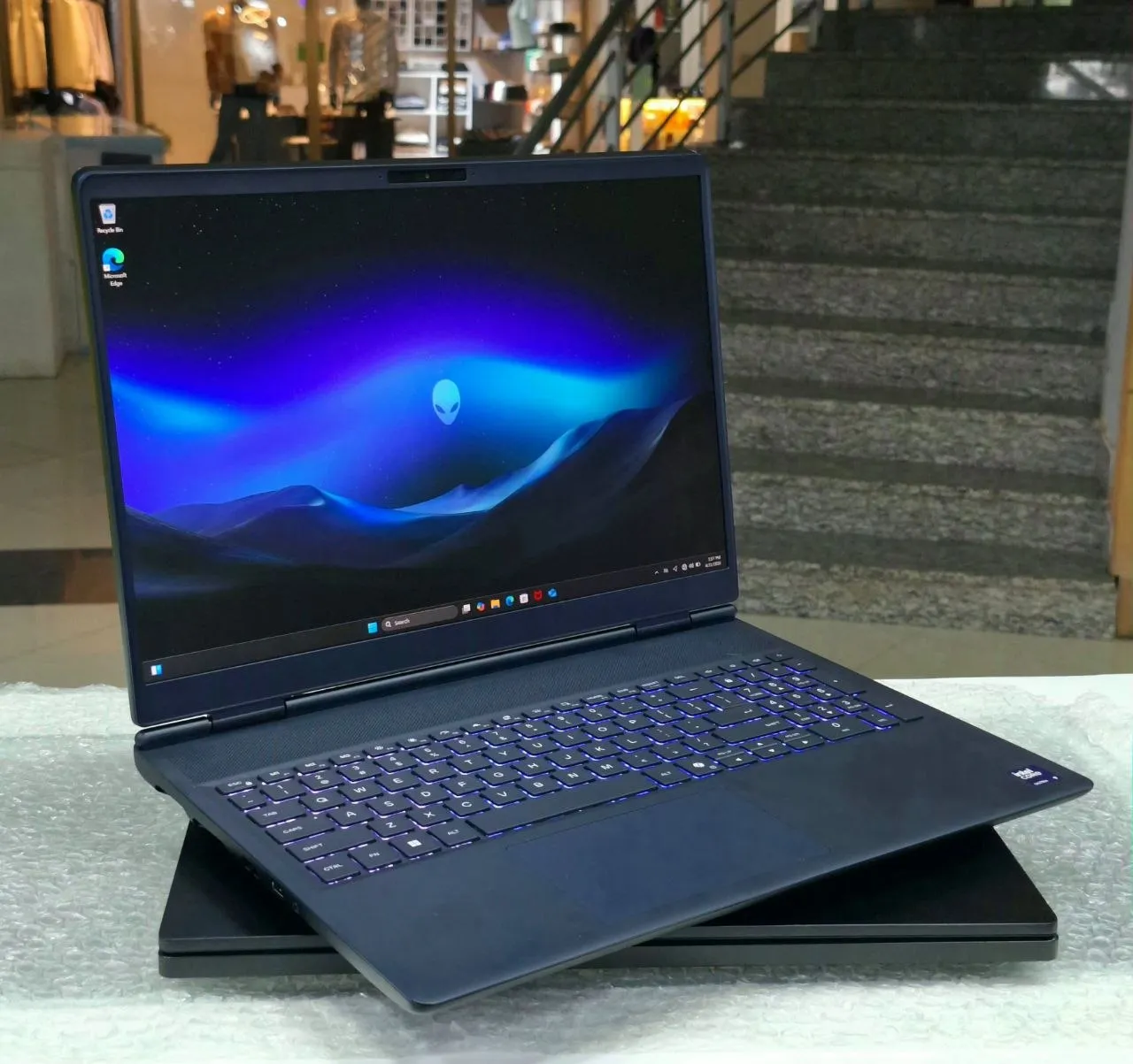 Alienware 16X Aurora RTX 5060 Laptop – photo 3