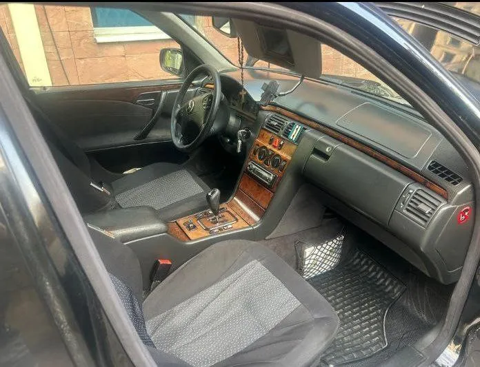 Mercedes Benz Smiling 2002 Automatic – photo 5
