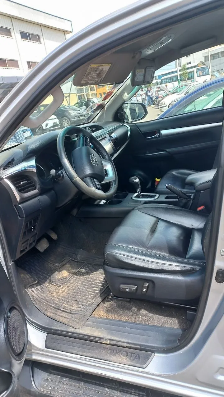 Toyota Hilux Revo 2016 Automatic – photo 4