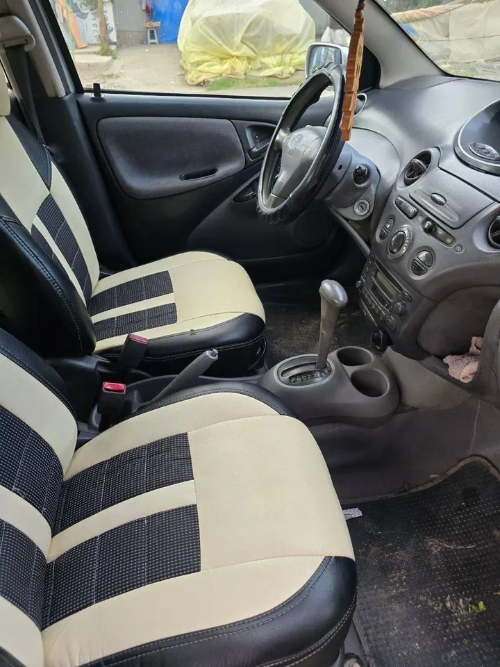 Toyota Vitz 2001 Automatic – photo 4