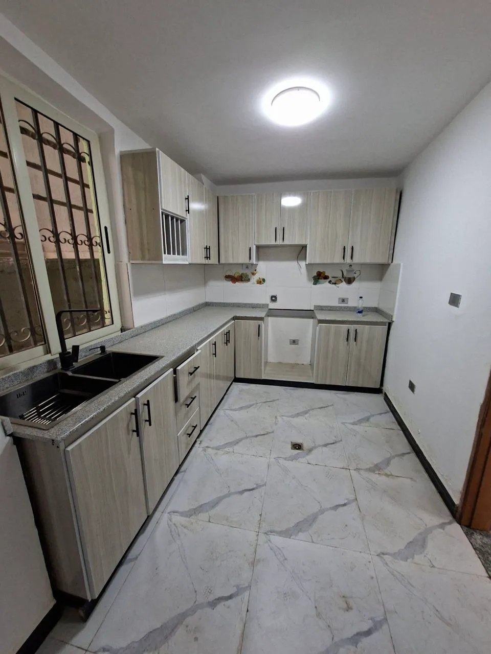 3-Bedroom 107 sqm Condominium Ayat 49 – photo 4