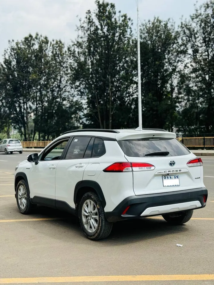 Toyota Corolla Cross Hybrid 2023 – photo 6