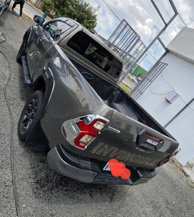 Toyota Hilux Invincible 2.8L Diesel – photo 3