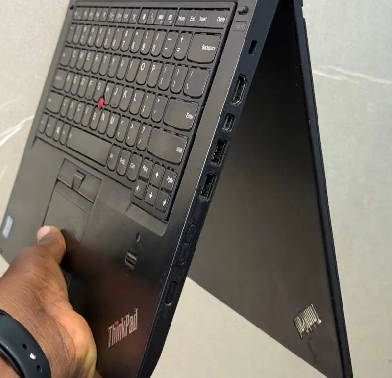 Lenovo ThinkPad X380 Touch Laptop – photo 3