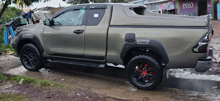 Toyota Invincible King Cab 2021 – photo 5