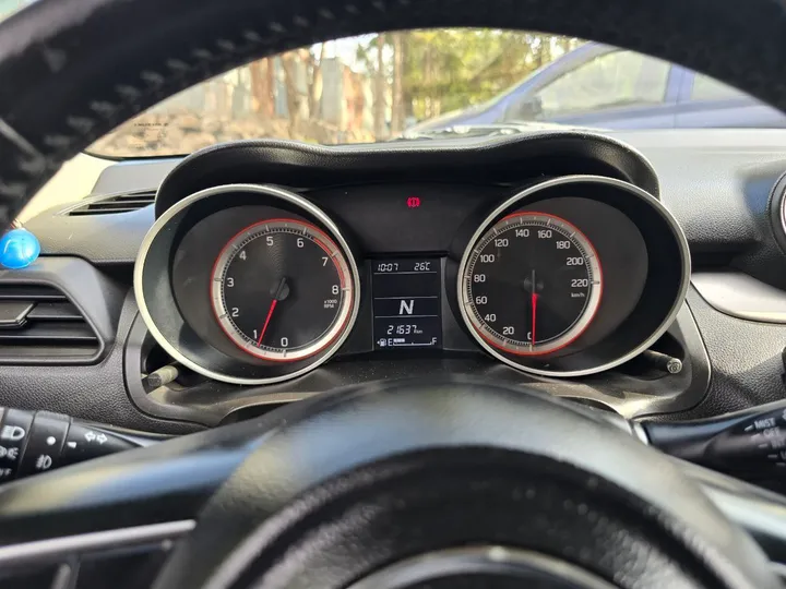 Suzuki Swift 2022 Automatic – photo 5